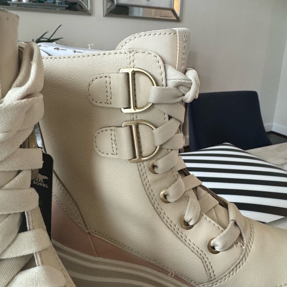 NWT Sorel Caribou X Chelsea Lace Up Platform Boots Pink Cream MSRP $210 - Picture 9 of 14